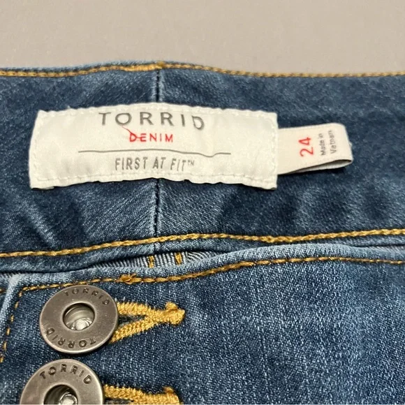 Torrid First at Fit Women's Blue Jegging Crop Jeans, Size 24 - Picture 2 of 12